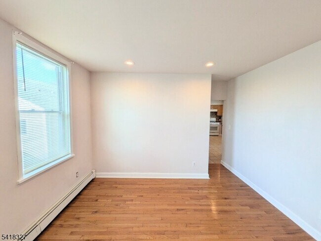 Building Photo - 239 Union Blvd