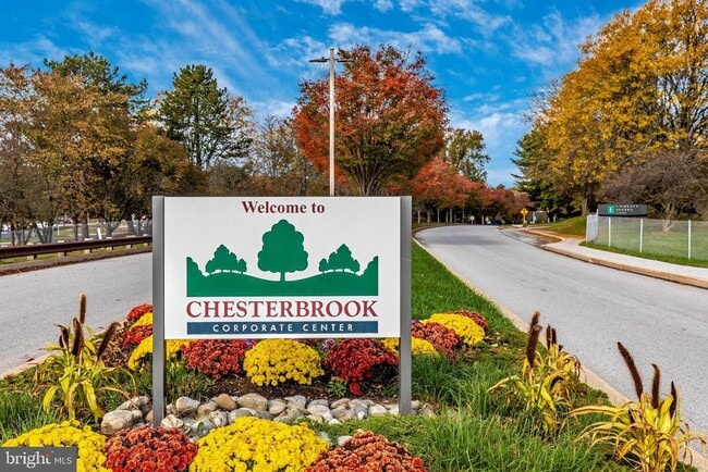 Building Photo - 703 Mountainview Dr