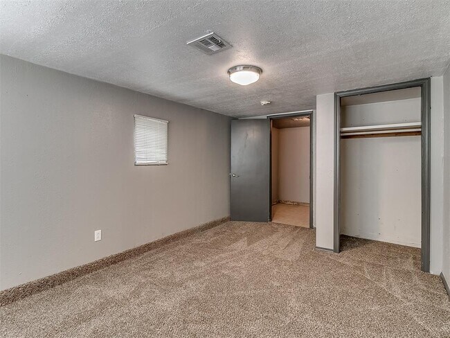 Building Photo - 4209 NE 19th St