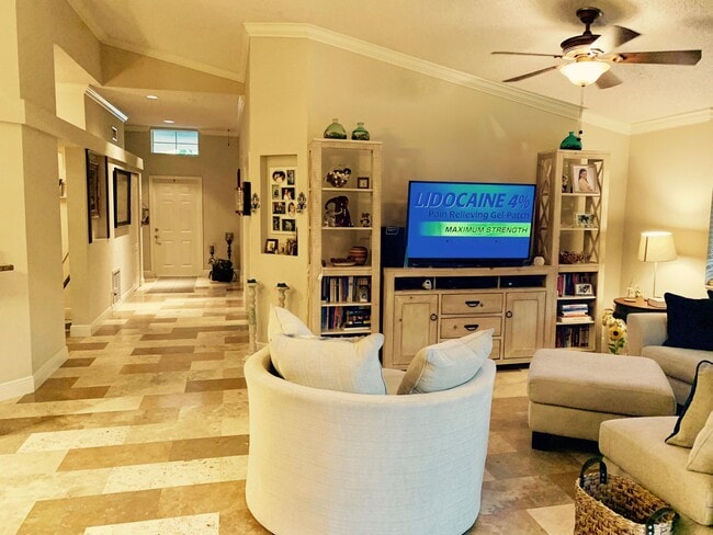 Building Photo - 9775 Boca Gardens Cir N