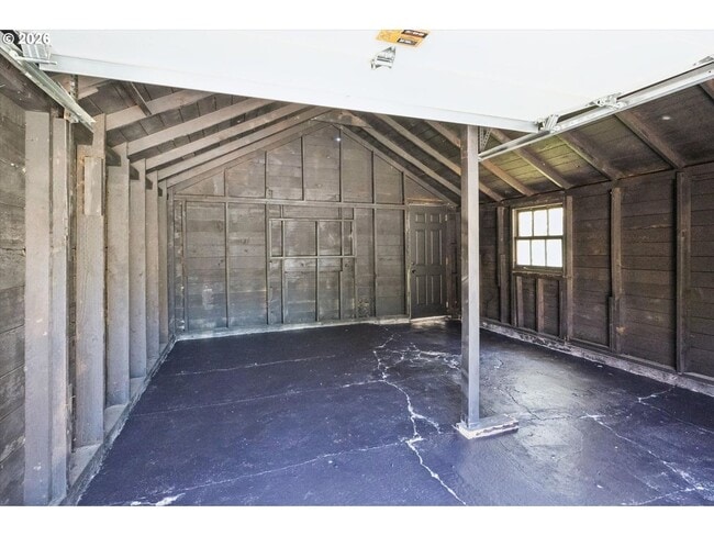 Building Photo - 10114 N Calhoun Ave