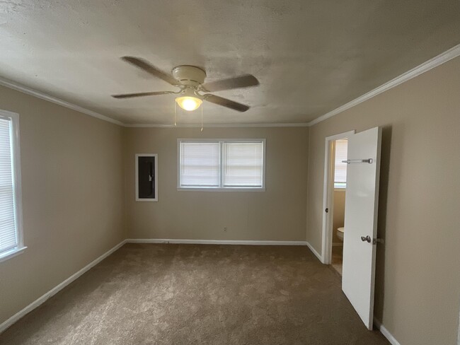 Building Photo - 1548 Schley St