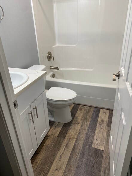 Master bath - 2209 Jefferson Ct SE