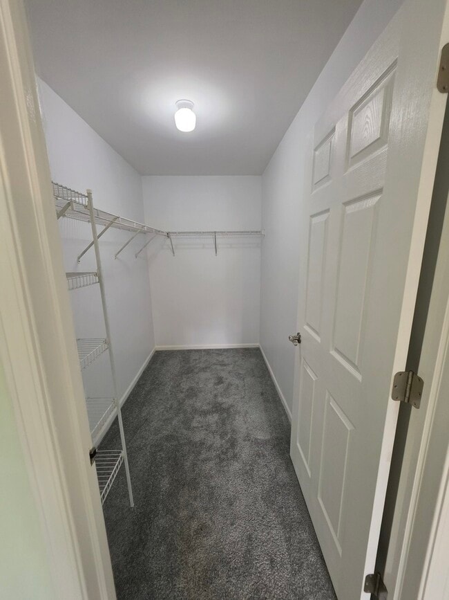 Building Photo - 101 Silverstone Dr