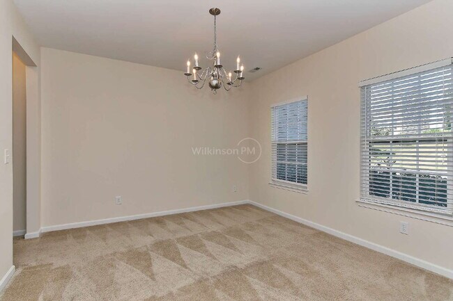 Building Photo - Beautiful 3,409 sqft 5-bedroom 3-bath Exec...