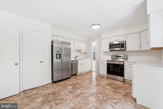Building Photo - 3714 Carriage House Ct