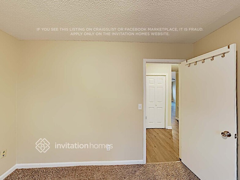 Building Photo - 5995 Bayside Dr NW