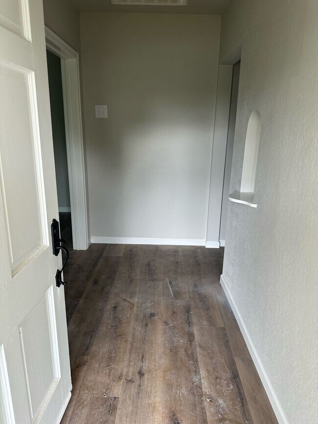 Building Photo - 1724 McKinley Ave