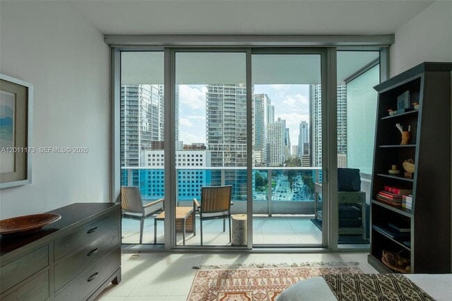 Building Photo - 200 Biscayne Blvd Way