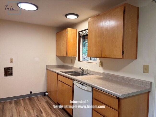 Building Photo - 2600 Onyx St