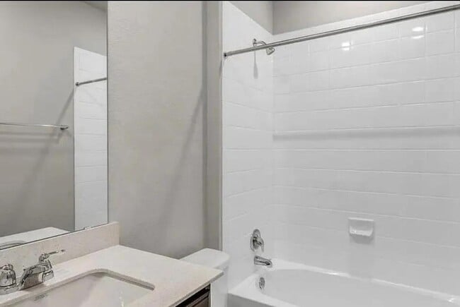 Building Photo - 400 Barton Creek Ln