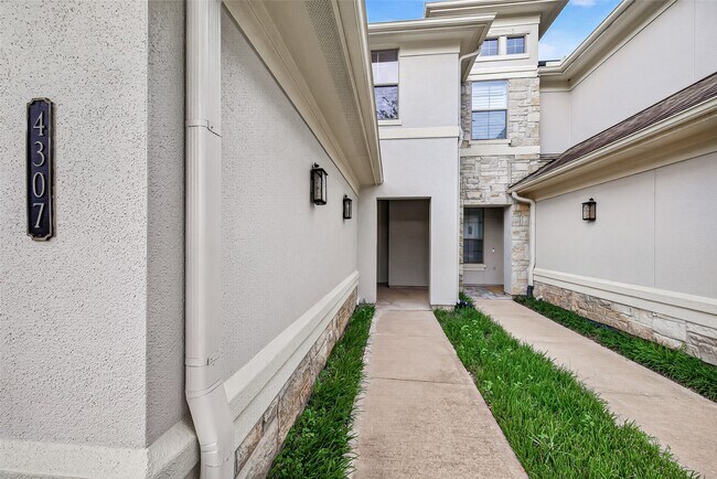 Building Photo - 4307 Lake Walk Ct
