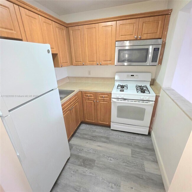 Building Photo - 14500 SW 88th Ave