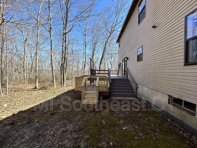 Building Photo - 349 West Rd