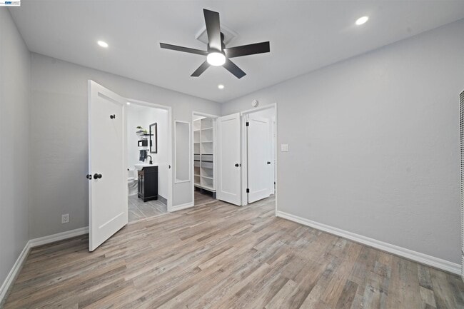 Building Photo - 22123 Main St