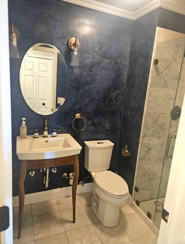 Building Photo - 755 Golf Ln