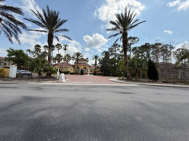 Building Photo - 5681 Bentgrass Dr