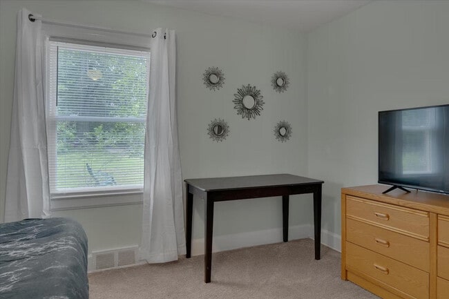 Building Photo - 1001 Watts St