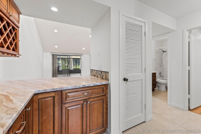 Building Photo - 1431 SE Berwick Ct