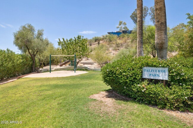 Building Photo - 5732 N 25th St