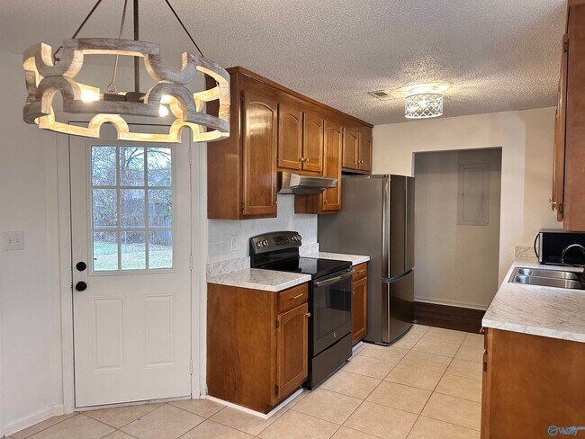 Building Photo - 13908 Creely Dr SW