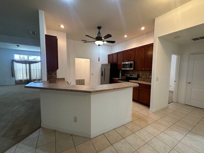 Building Photo - 4 Bedroom, 3 Bath, 3 Car Garage on 1 Acre ...