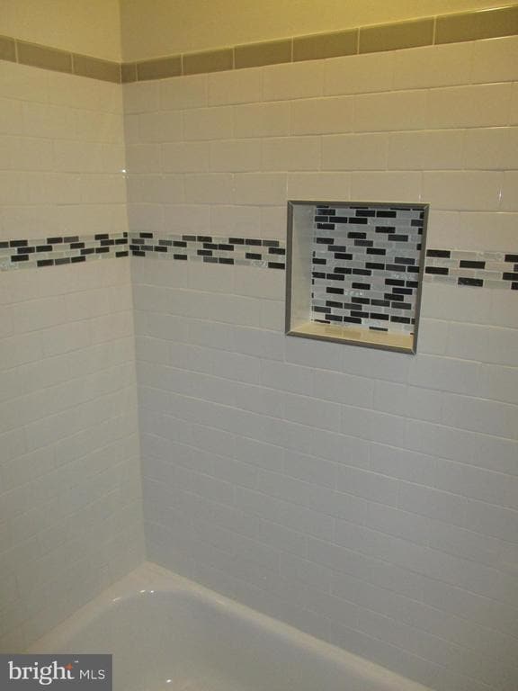 Building Photo - 5635 Oregon Ave