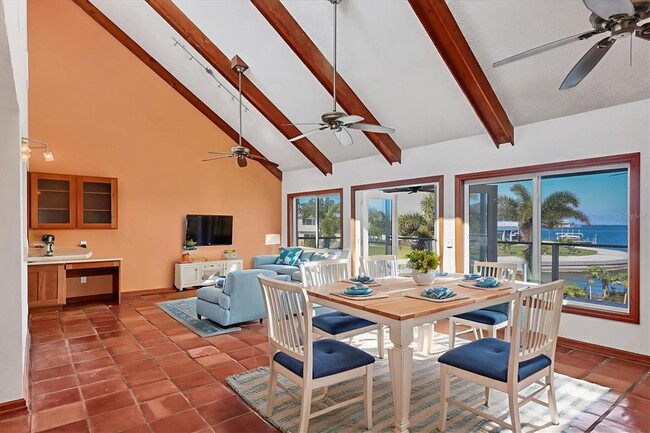 Building Photo - 3601 Coquina Key Dr SE