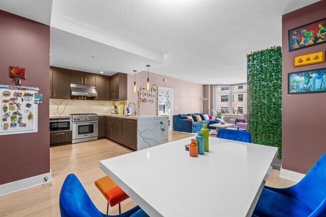 Building Photo - 1400 Hudson St