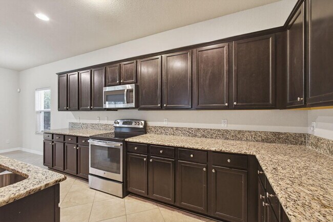 Building Photo - 136 Behring Way