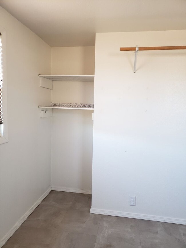 Building Photo - 2+ Bedroom, 2 bathroom Charming Home Avail...