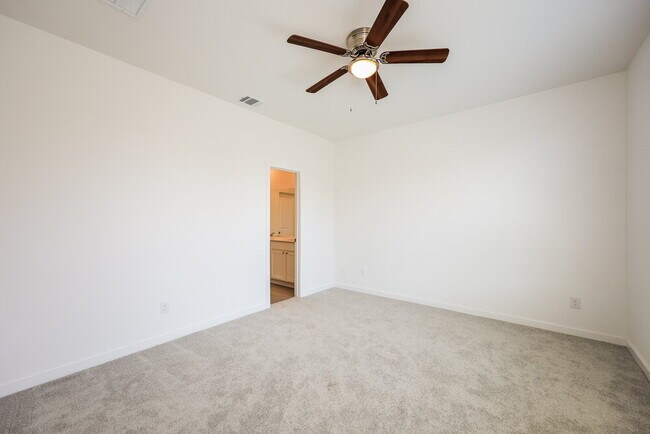 Building Photo - 526 Kayden Ct