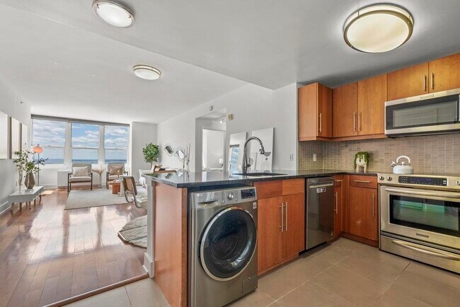 Building Photo - 88 Morgan St