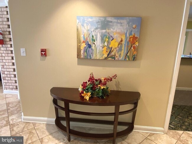 Building Photo - 6924 Hanover Pkwy