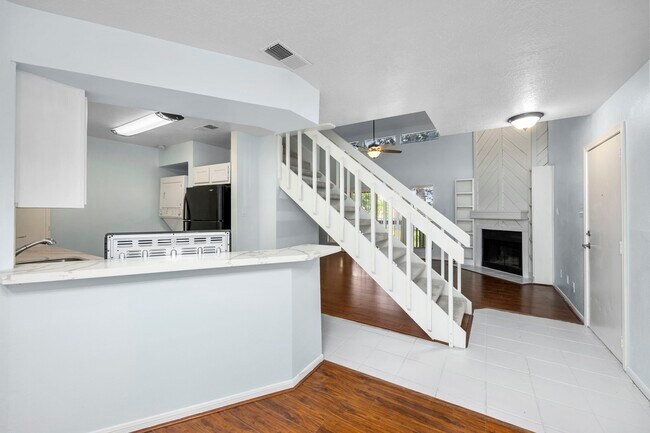 Building Photo - 12755 Mill Ridge Dr