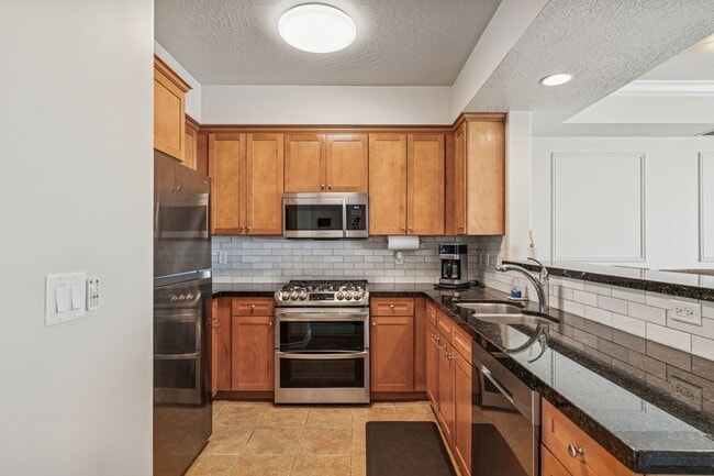 Building Photo - 5 S 500 W