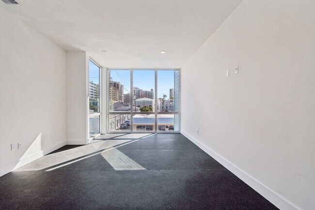 Building Photo - 1343 4th St