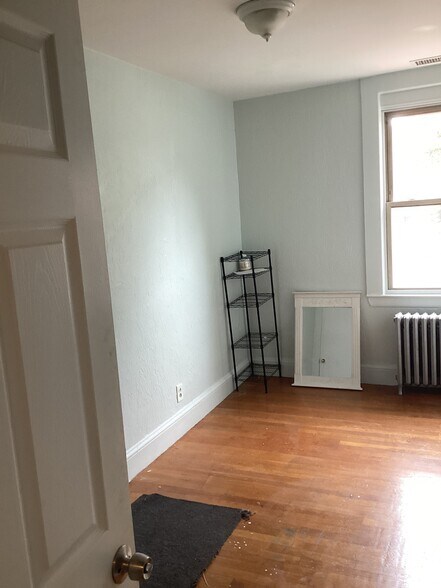 Building Photo - 65 Whiting St