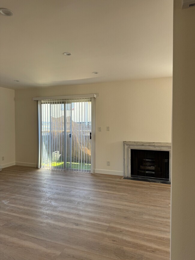 Building Photo - 11745 Courtleigh Dr