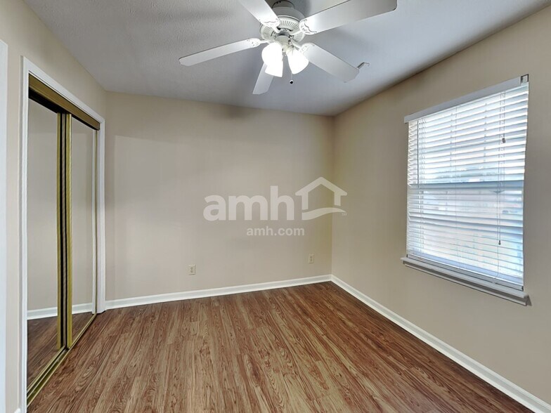 Building Photo - 10393 Buell Ct