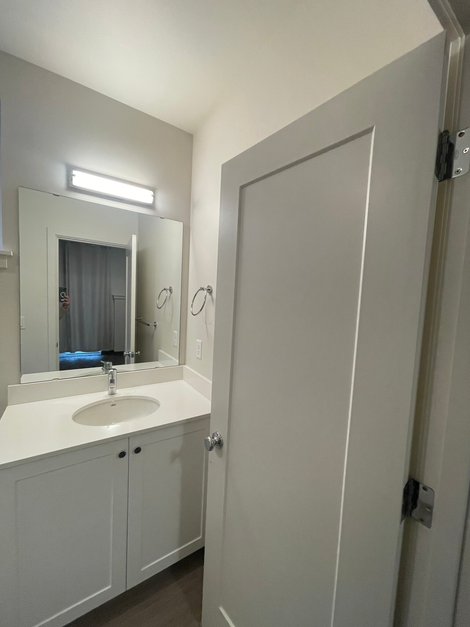 Building Photo - 2613 3rd Ave W