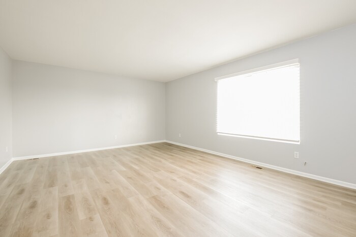 Building Photo - 4804 N Lisbon St