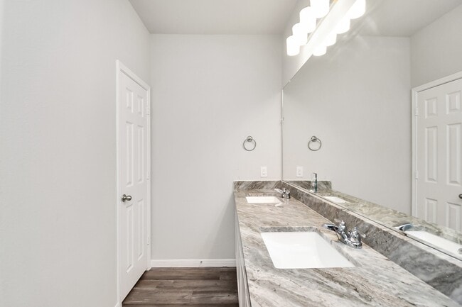 Building Photo - 424 Camino Bay Dr