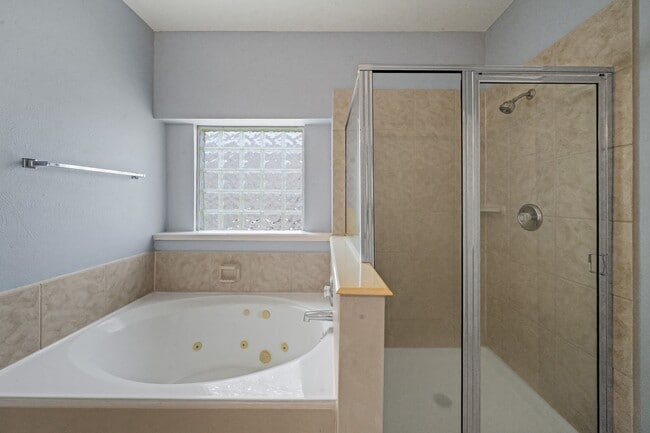 Building Photo - 17610 Forest Haven Trail