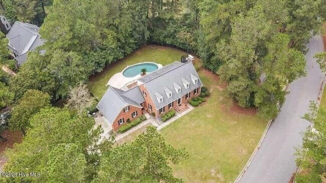 Building Photo - 809 Houndslake Dr