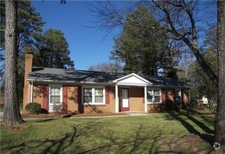 Building Photo - Beautiful Ranch Home in Charlotte NC