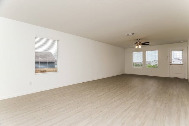 Building Photo - 3415 Perlach Dr