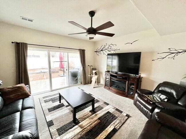 Building Photo - Spacious 4 Bed, 2 1/2 Bath House in Berthoud!