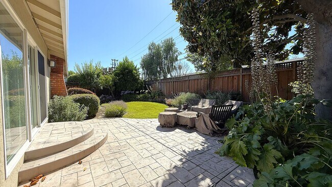 Building Photo - 4BD/2BA Willow Glen Home with Remodeled Chef's Kitchen
