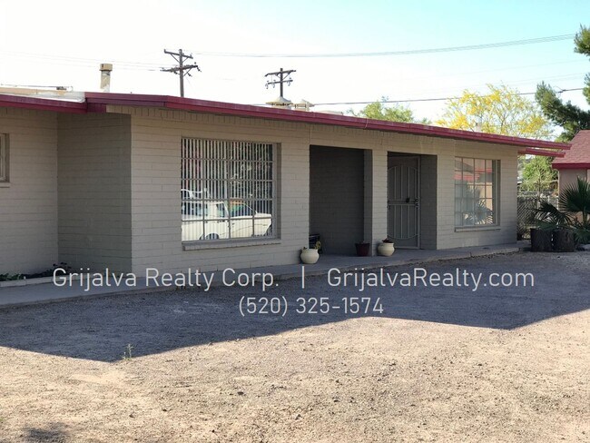 Primary Photo - 744 W Nevada St
